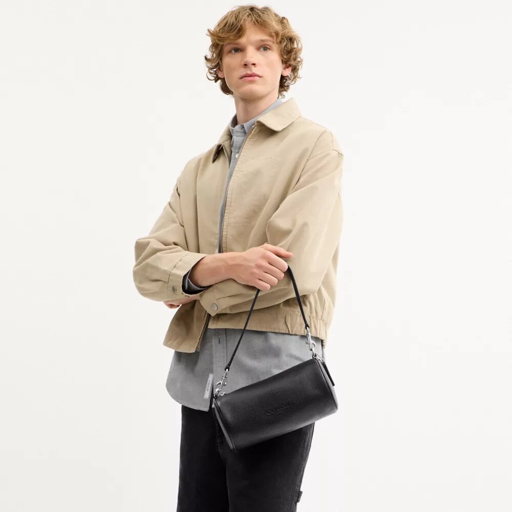 Bolso Andre Barrel 24