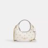 Bolso bandolera Carmen Mini con remaches en forma de corazón
