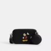 Bolso bandolera Charter Slim de Disney X Coach con Mickey Mouse