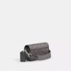 Bolso bandolera con solapa en Signature Canvas