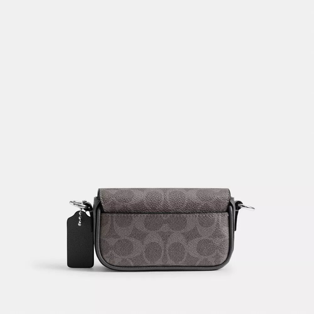 Bolso bandolera con solapa en Signature Canvas