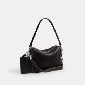 Bolso bandolera Dakota en piel desgastada con Charms