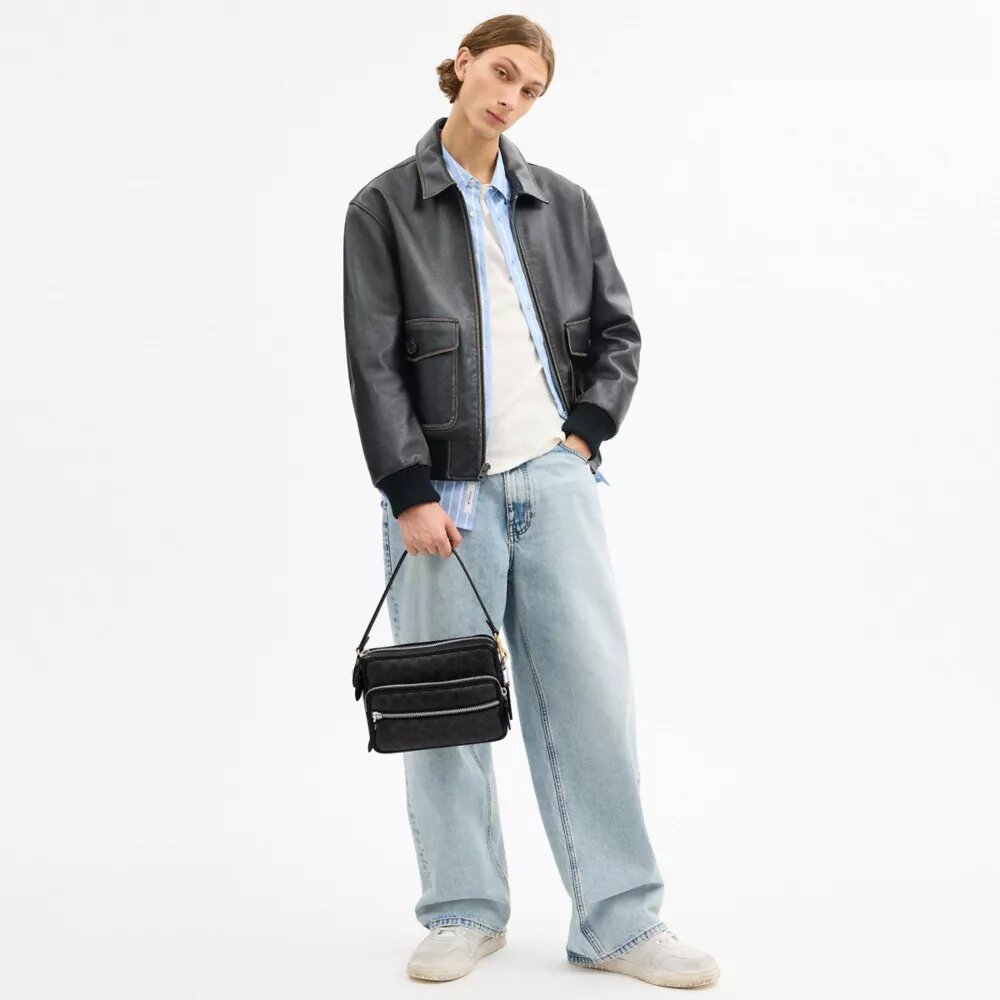 Bolso bandolera Dakota en Signature Canvas