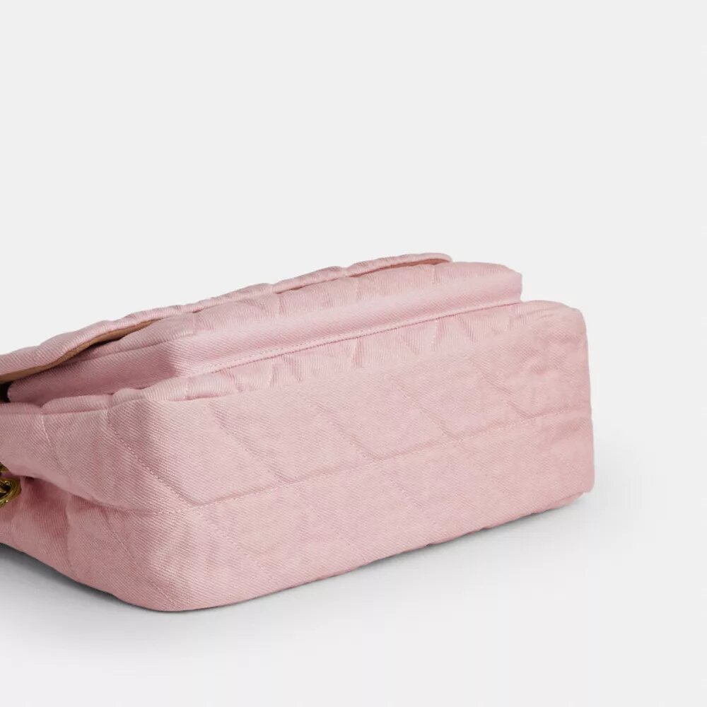 Bolso bandolera Elodie en denim desgastado con acolchado