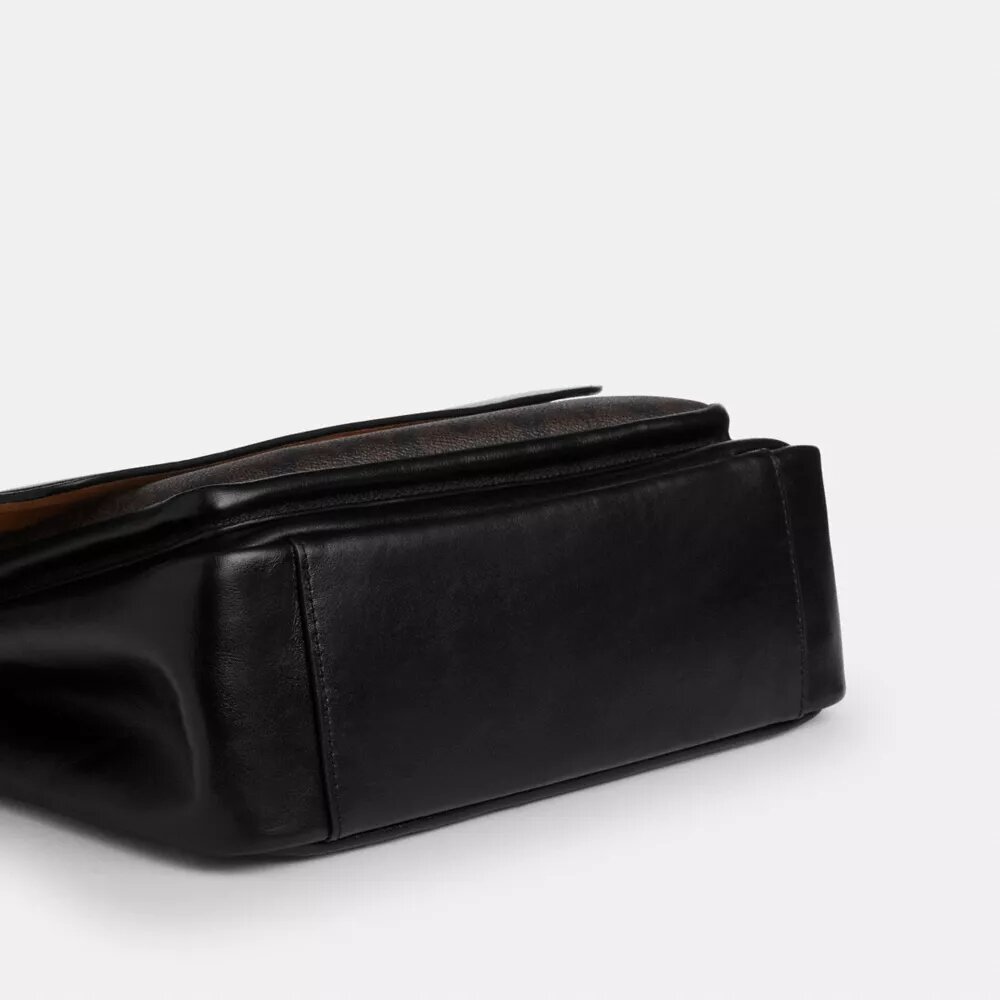 Bolso bandolera Elodie en Signature Canvas