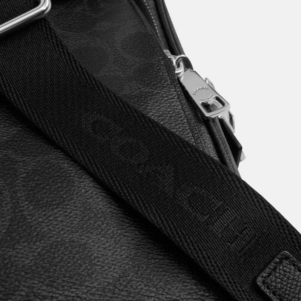Bolso bandolera Felix en Signature Canvas