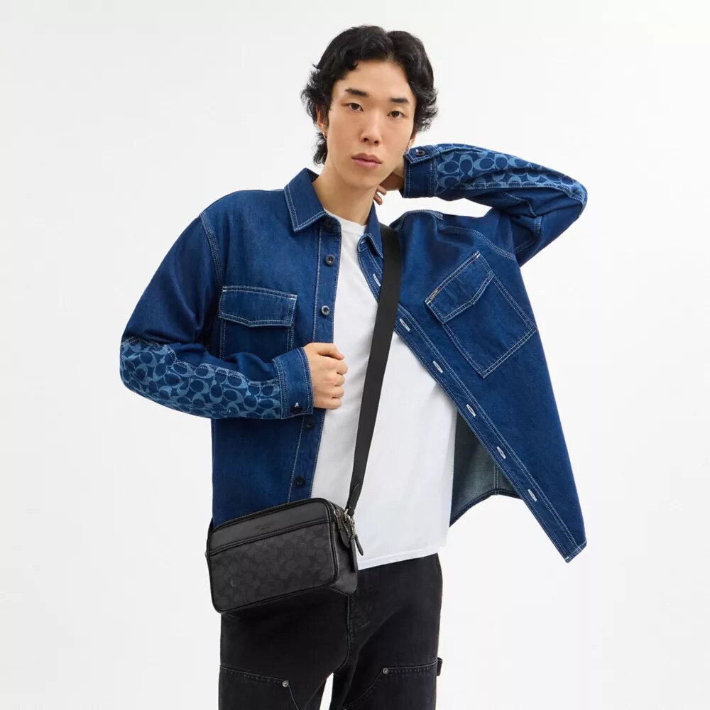 Bolso bandolera Graham en Signature Canvas