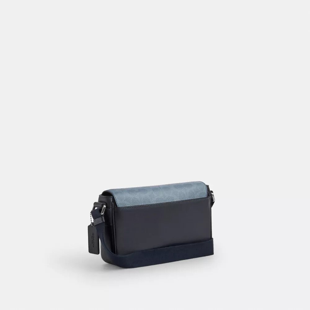 Bolso bandolera Jack con solapa pequeña en Signature Canvas