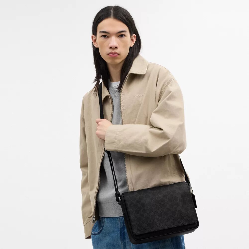 Bolso bandolera Jack en Signature Canvas