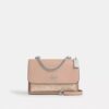 Bolso bandolera Klare en Signature Canvas