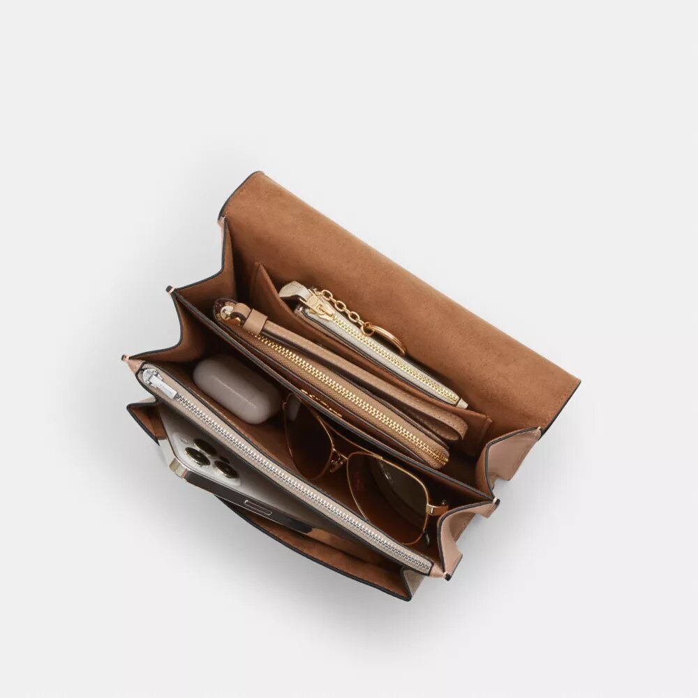 Bolso bandolera Klare en Signature Canvas