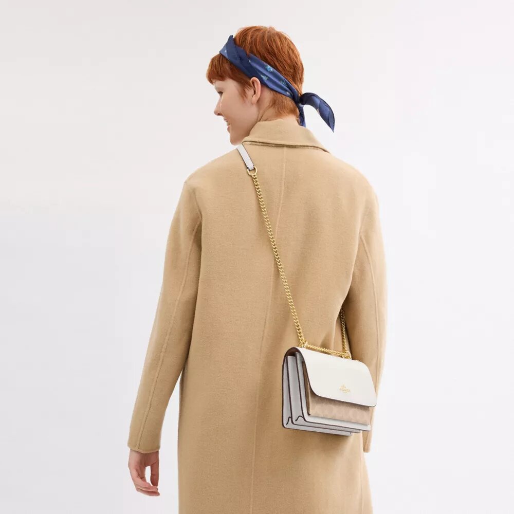 Bolso bandolera Klare en Signature Canvas