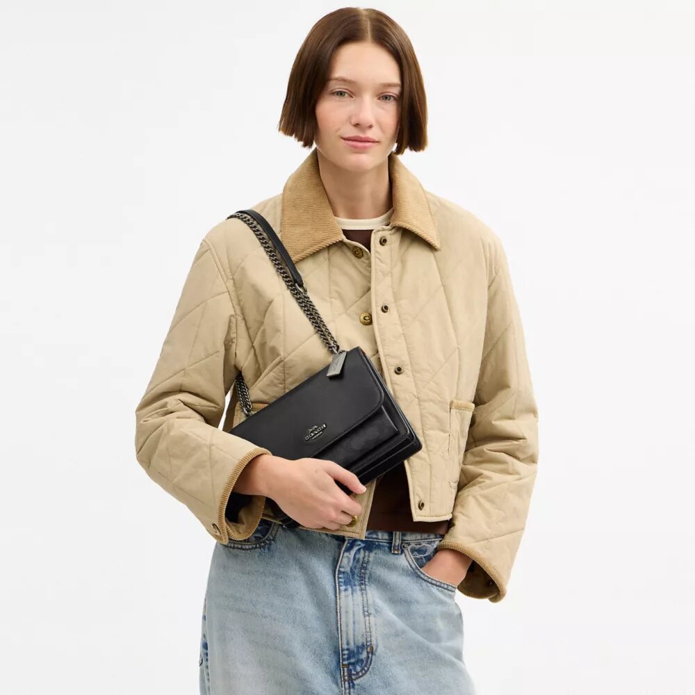 Bolso bandolera Klare en Signature Canvas