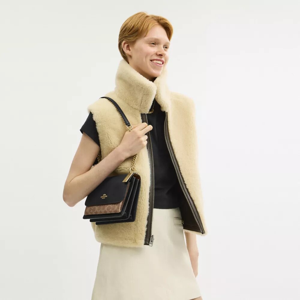 Bolso bandolera Klare en Signature Canvas