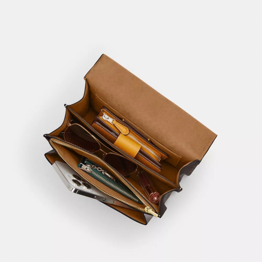 Bolso bandolera Klare en Signature Canvas con diseño en bloques característico