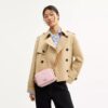 Bolso bandolera Mini Carey en Signature Canvas con Charms