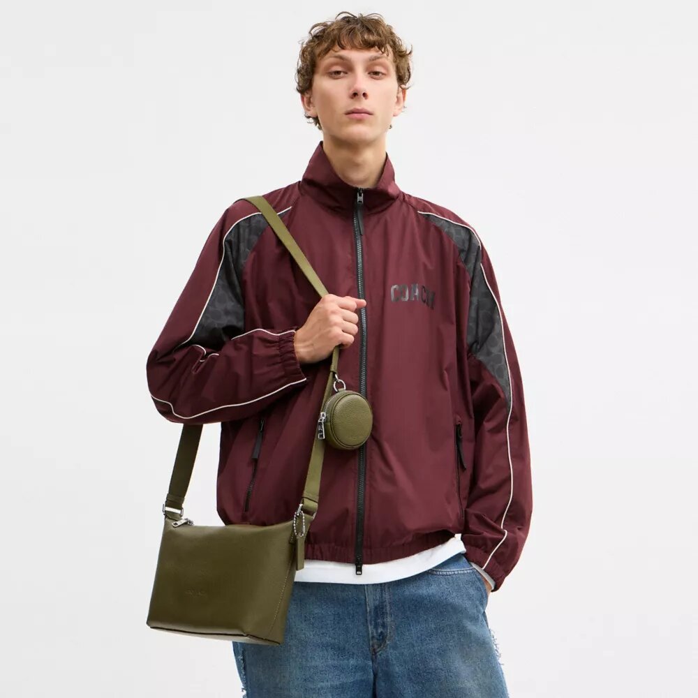 Bolso bandolera pequeño Finn con bolsita
