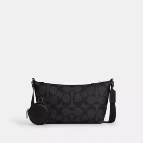 Bolso bandolera pequeño Finn con bolsita en Signature Canvas