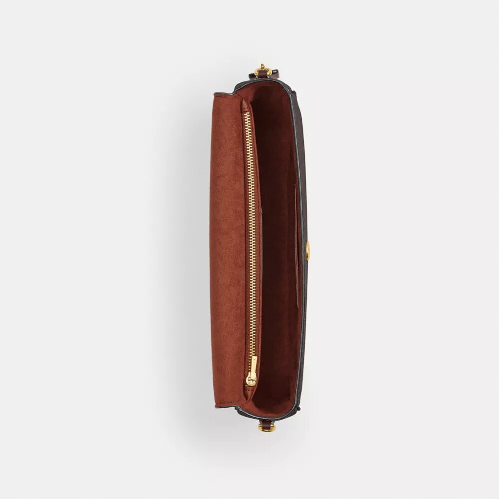 Bolso Brooke con solapa y cadena en Signature Canvas