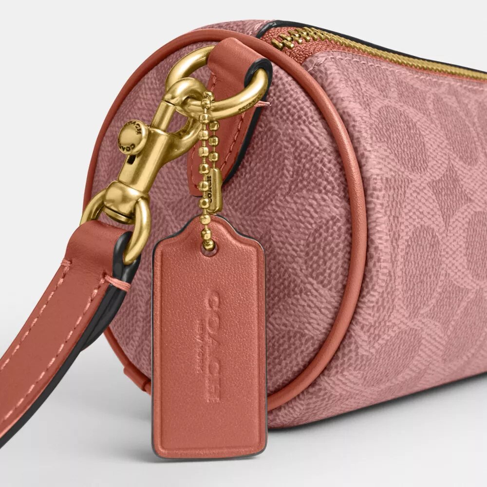 Bolso cilíndrico en Signature Canvas
