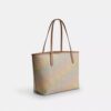 Bolso City Tote en Signature Canvas Rainbow