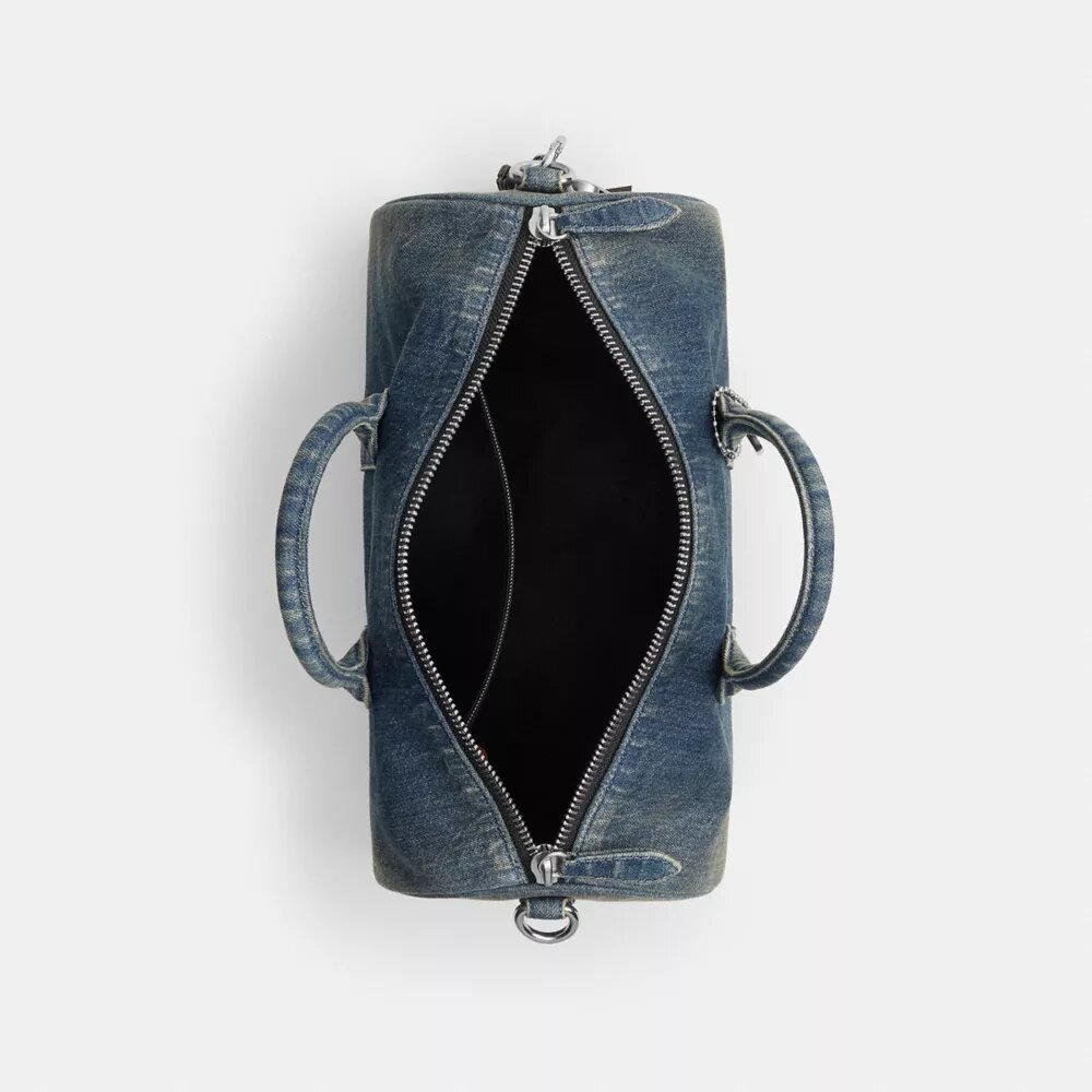 Bolso Compass 35 en denim de algodón regenerativo con Charms