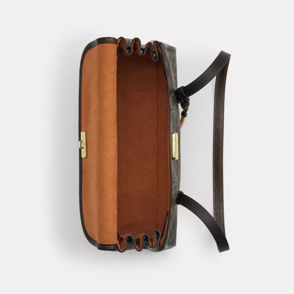 Bolso de hombro con solapa Bridget en Signature Canvas con Charms