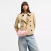 Bolso de hombro Emily en Signature Canvas con Charms