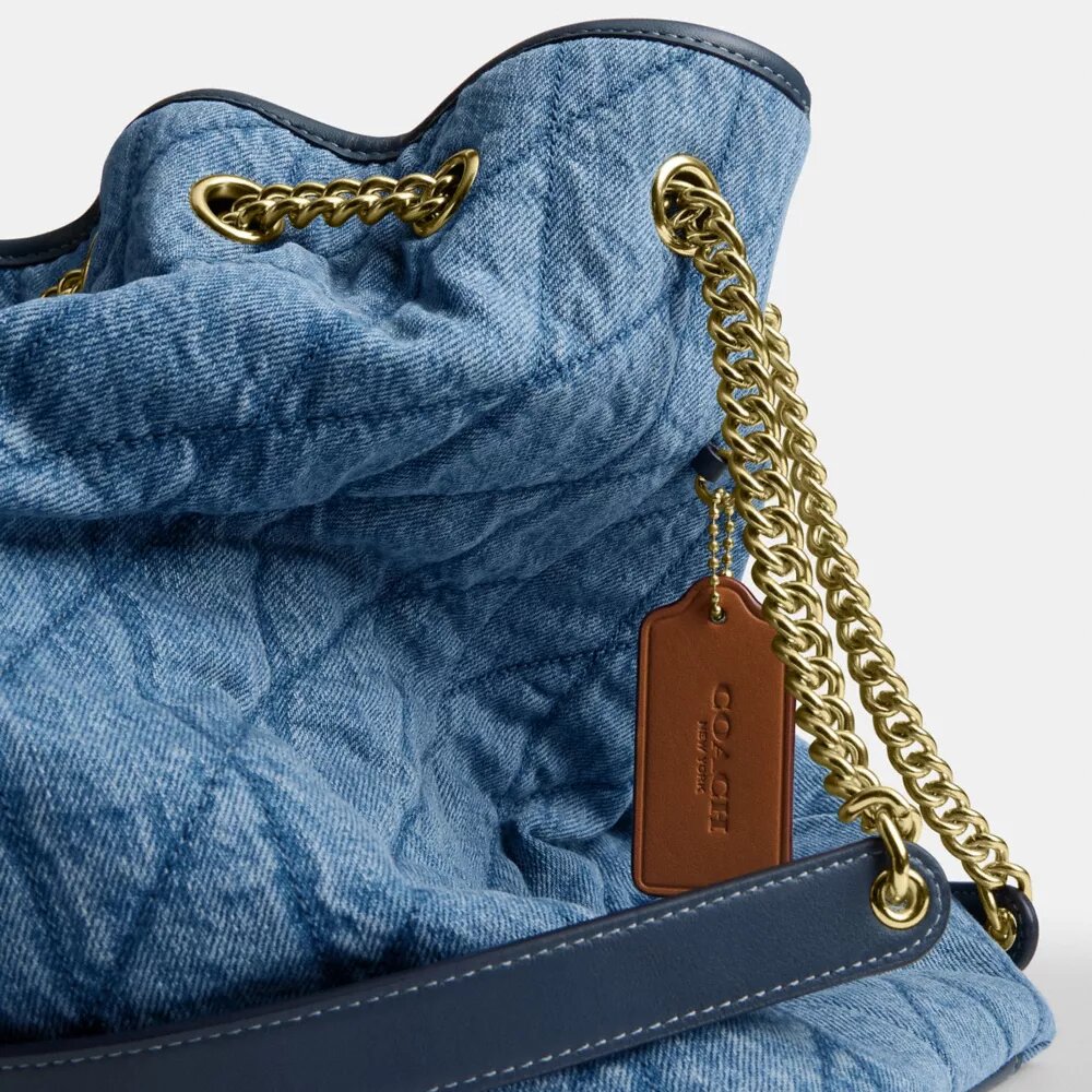 Bolso de hombro grande Evelyn de algodón regenerativo con acolchado
