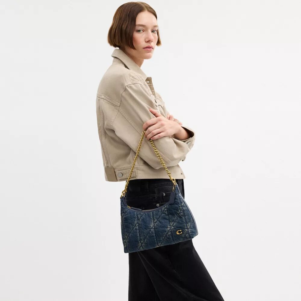 Bolso de hombro Juliet 25 en denim de algodón regenerativo con acolchado