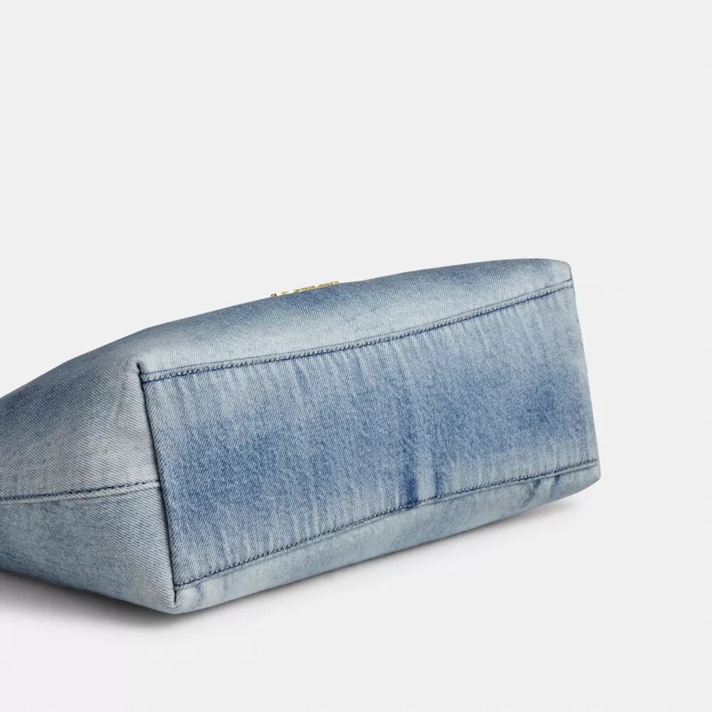 Bolso de hombro Laurel en denim desgastado con Charms