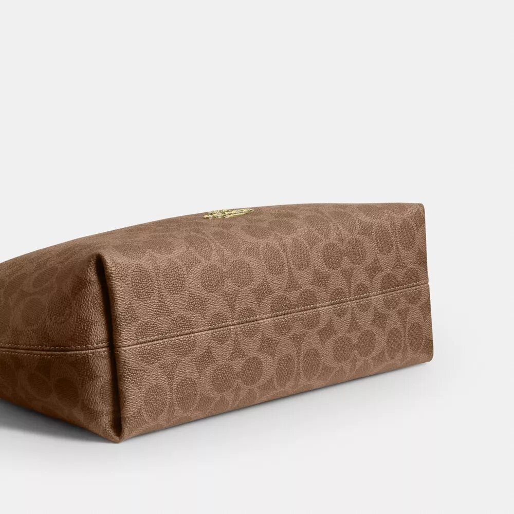 Bolso de hombro Laurel en Signature Canvas