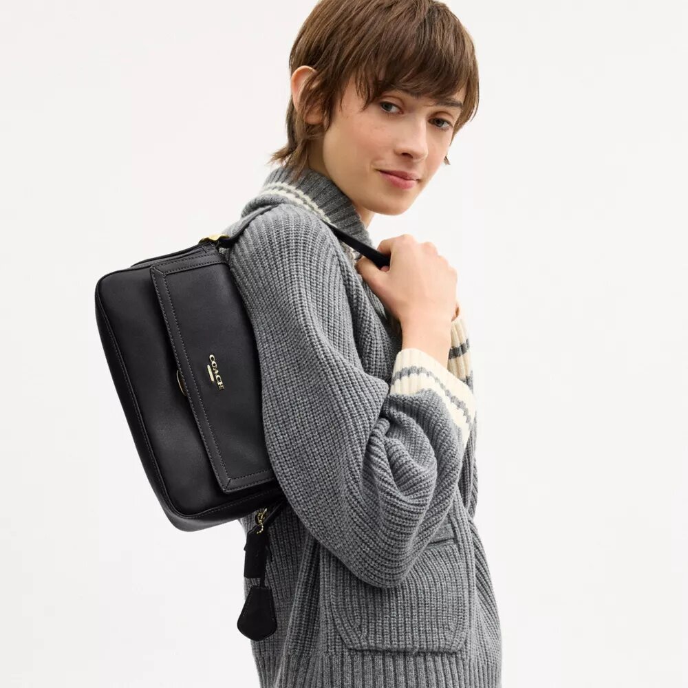Bolso de hombro pequeño con solapa Etta