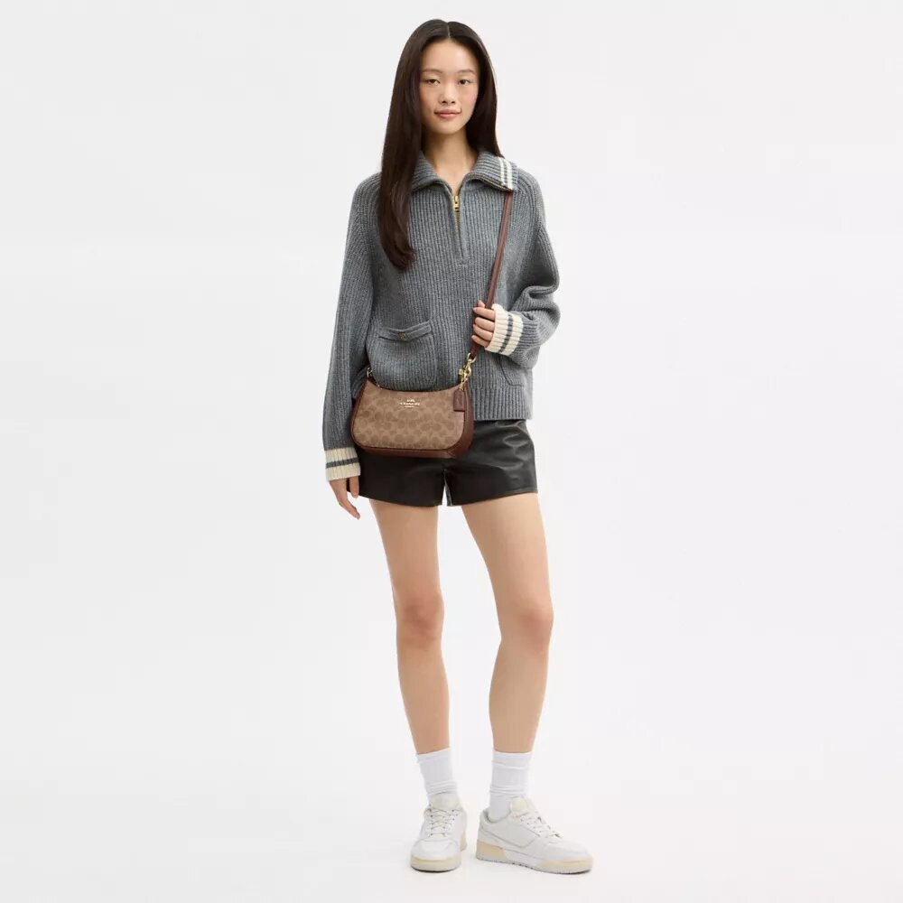 Bolso de hombro Teri en Signature Canvas