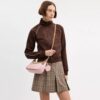 Bolso de hombro Teri en Signature Canvas con Charms