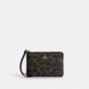 Bolso de pulsera con cremallera en las esquinas, en Signature Canvas