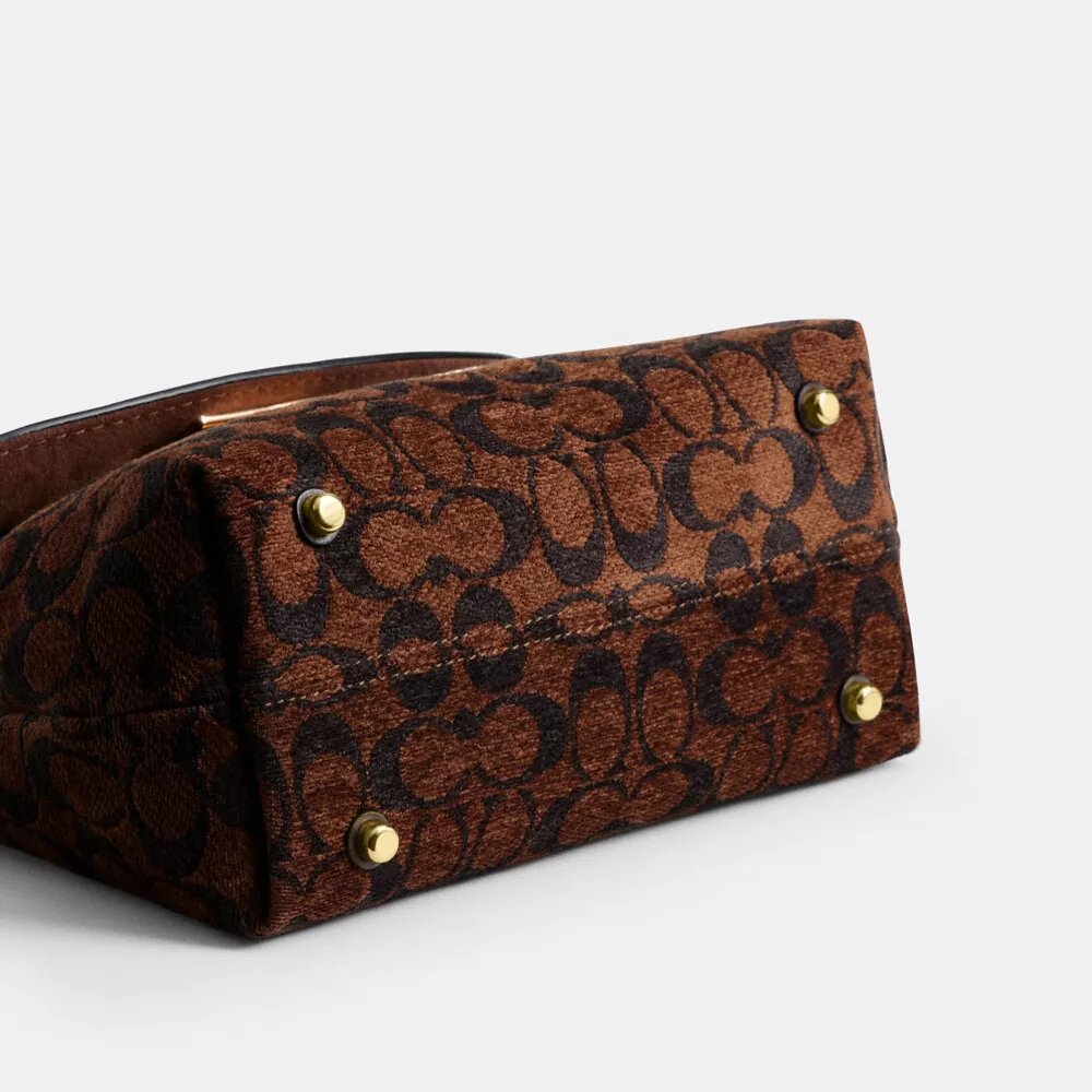 Bolso Emory con asa superior en chenilla exclusiva