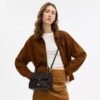 Bolso Emory con asa superior y apliques florales
