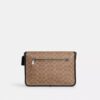 Bolso mensajero Colby 32 en Signature Canvas