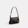 Bolso «Plaza» del 10.º cumpleaños de Rexy, de 18 in, en piel desgastada con estampado de pegatinas