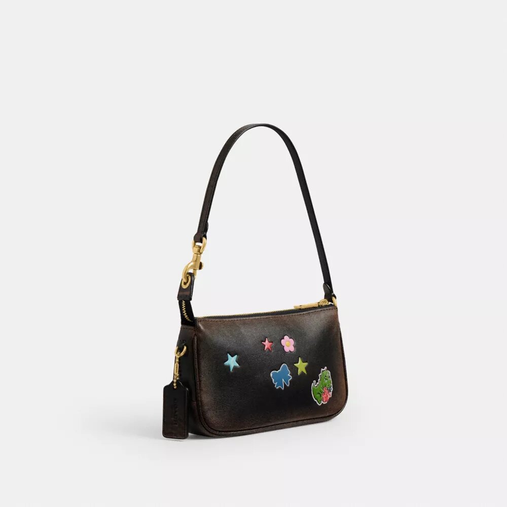 Bolso «Plaza» del 10.º cumpleaños de Rexy, de 18 in, en piel desgastada con estampado de pegatinas