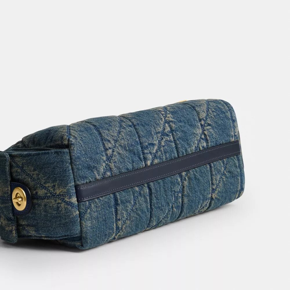 Bolso Pocket Juliet 30 en denim de algodón regenerativo con acolchado
