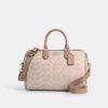 Bolso tipo cartera grande Rowan en Signature Canvas