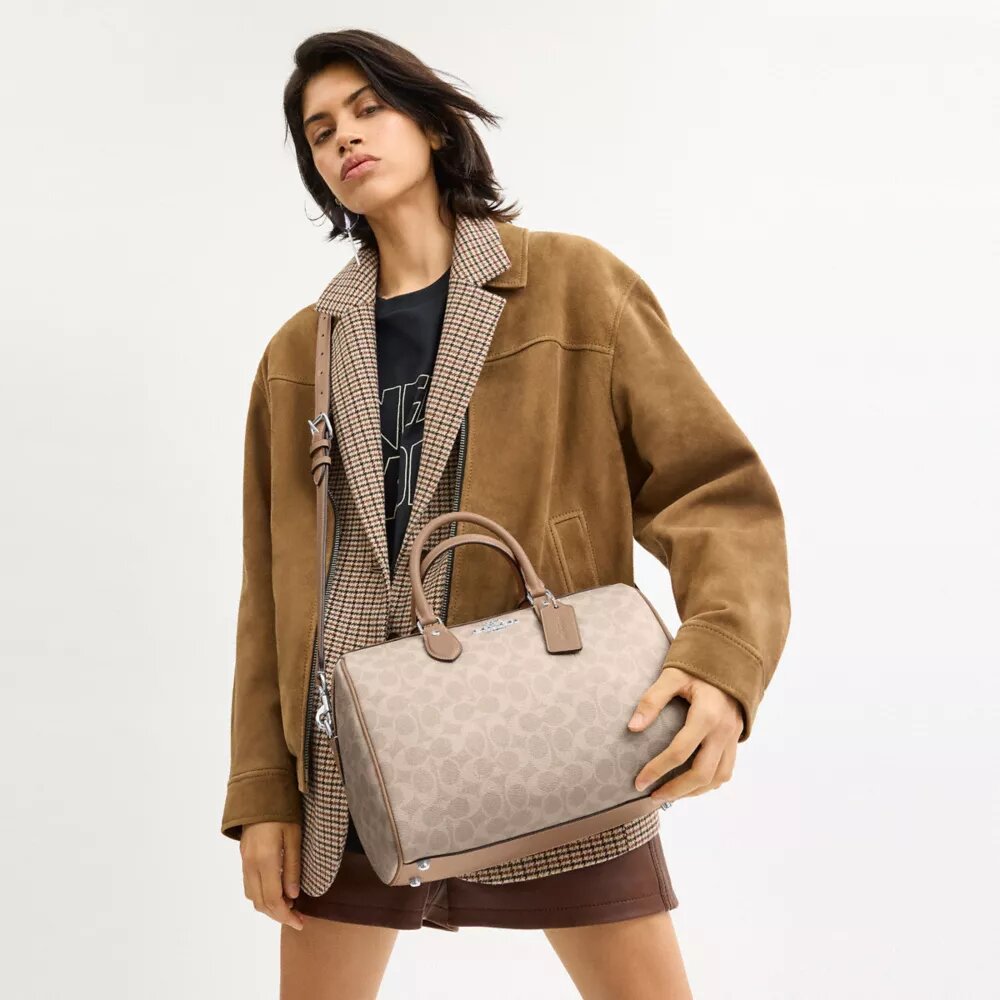 Bolso tipo cartera grande Rowan en Signature Canvas