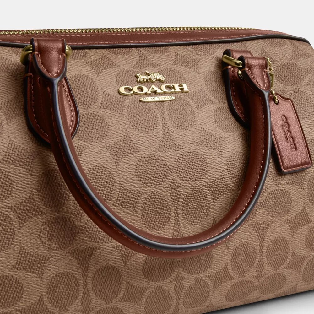 Bolso tipo cartera Rowan en Signature Canvas