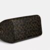 Bolso tipo cartera Rowan en Signature Canvas con Charms