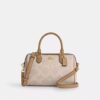 Bolso tipo cartera Rowan en Signature Canvas con diseño en bloques característico
