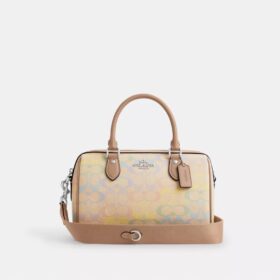 Bolso tipo cartera Rowan en Signature Canvas Rainbow