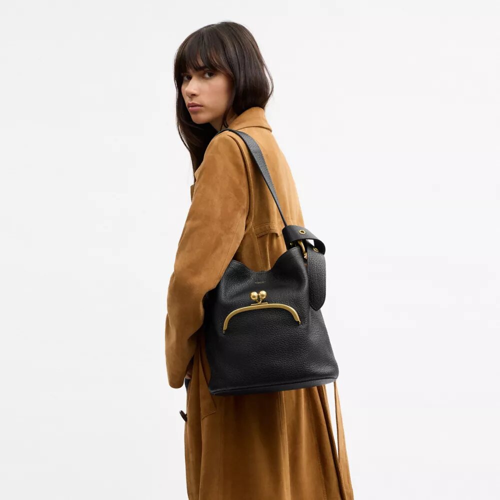 Bolso tipo cubo Bleecker con cierre Kisslock