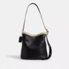 Bolso tipo cubo Bleecker de piel de oveja